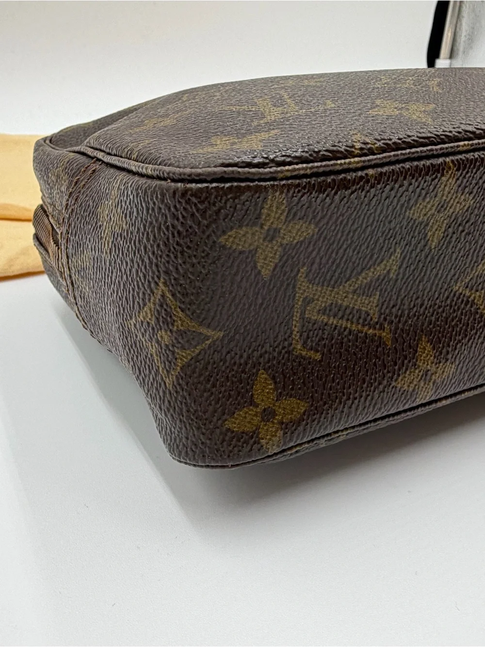 Louis Vuitton Trousse 23 Vintage Toiletry Bag With Dust Bag Great Condition - Picture 5 of 16